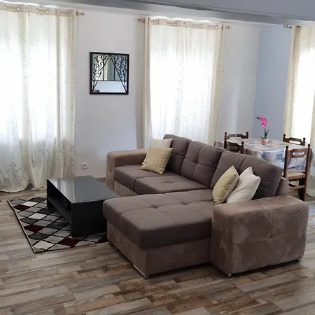 Hébergement de vacances Le Nid De - Grand, Confortable Et Calme